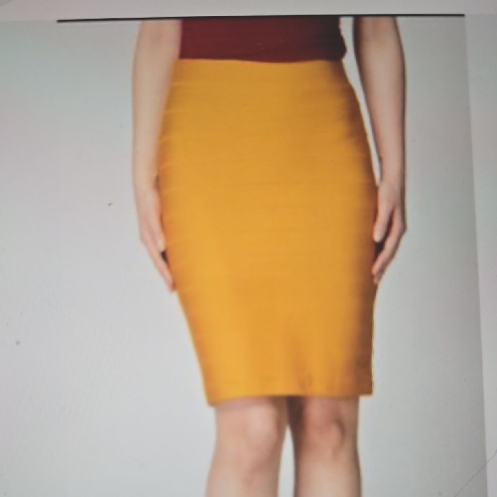 Joseph Ribkoff Mustard‎ Yellow Pencil Skirt 8